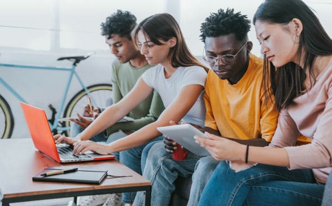 英国九大公学留学中介，英国留学中介口碑排名