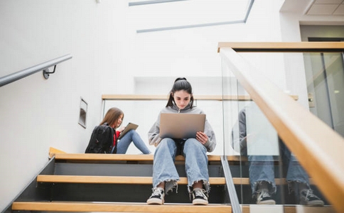英国九大公学的没落，英国九大公学全部是男校吗