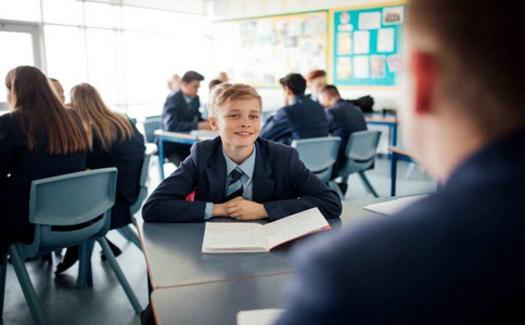 英国公立高中私立高中，英国公立学校私立学校