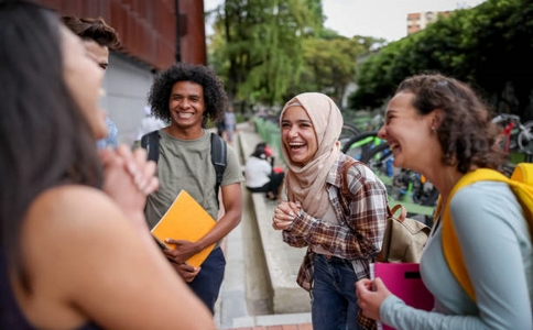 英国女子私立高中好吗，英国私立高中最佳入学年龄