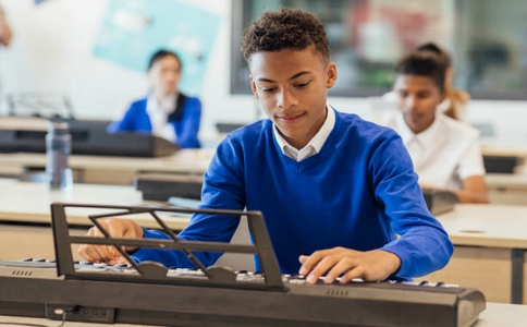 英国牛津私立高中，英国牛津中学学费